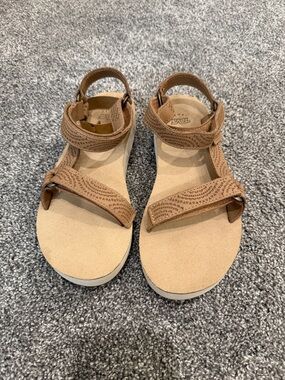 New! Teva Midform Universal Geometric Sandal - Women's